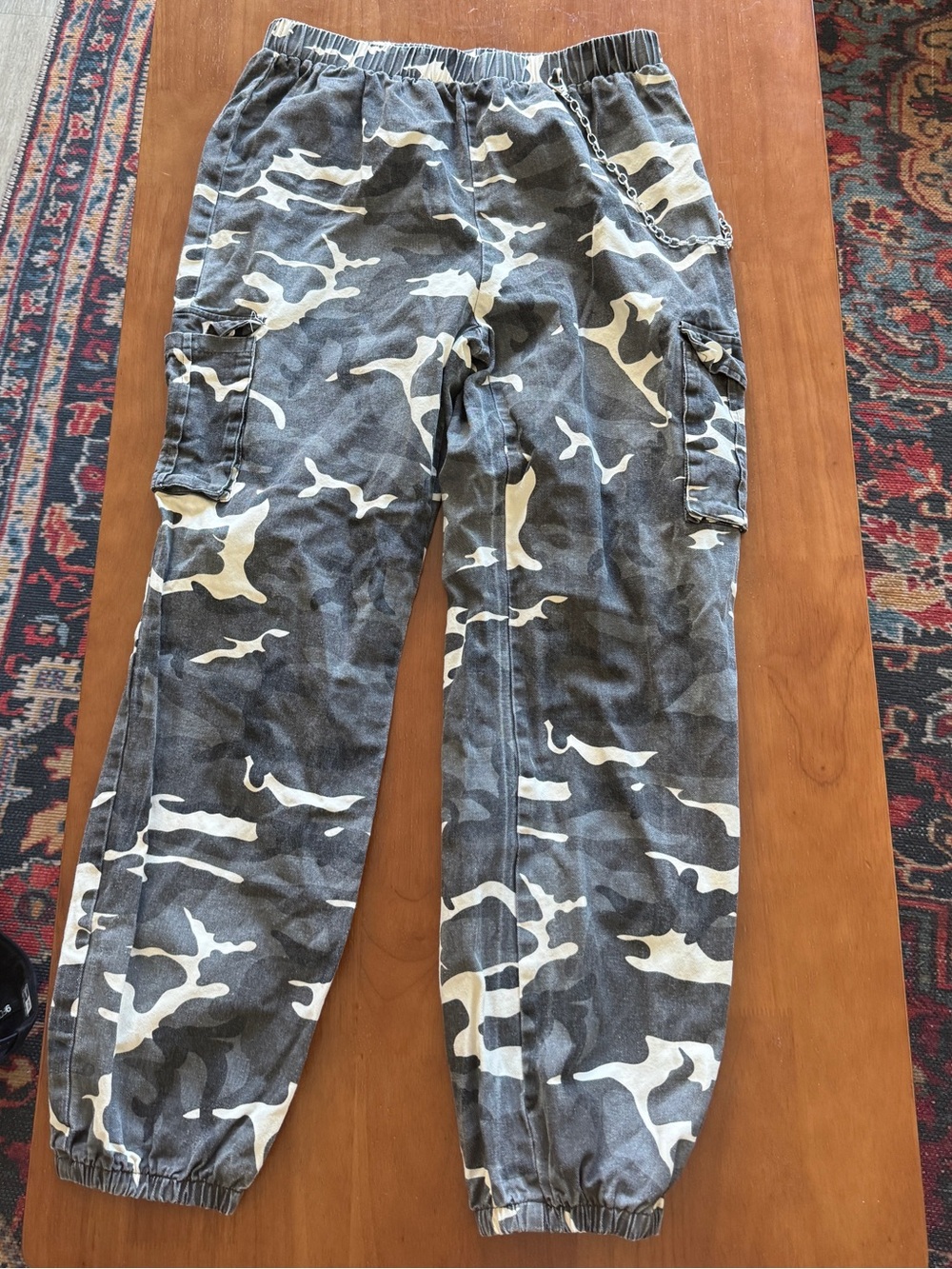 Camo crop pants